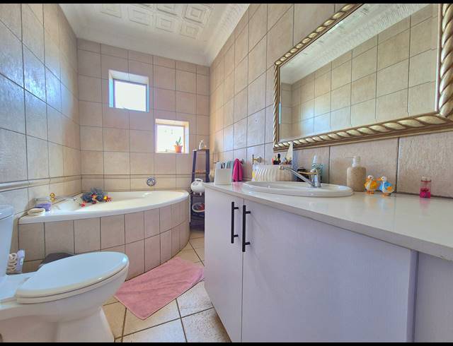 5 BEDROOM HOUSE FOR SALE IN BRENTHURST